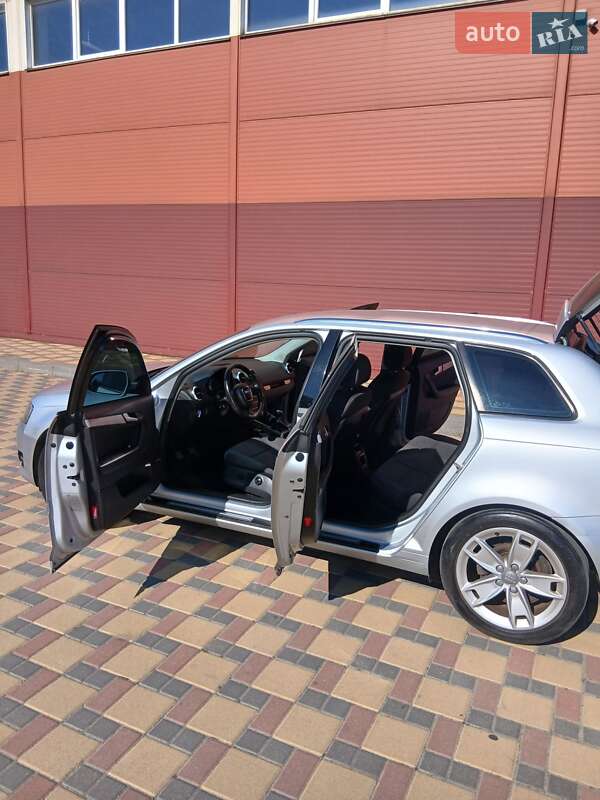 Хэтчбек Audi A3 2012 в Гайсине