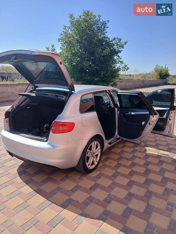 Хэтчбек Audi A3 2012 в Гайсине