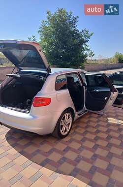 Хэтчбек Audi A3 2012 в 