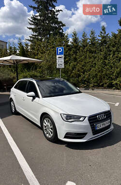 Хэтчбек Audi A3 2015 в 