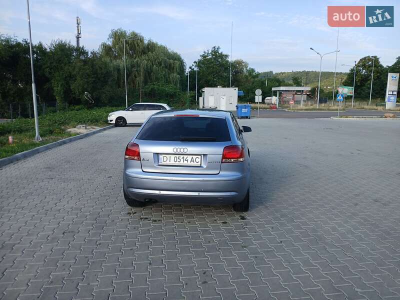 Хетчбек Audi A3 2004 в Мукачевому