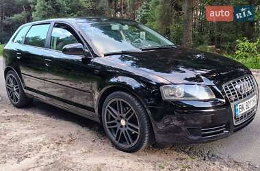 Хэтчбек Audi A3 2005 в 