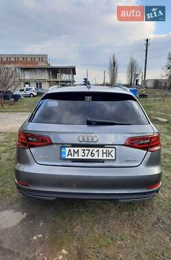 Хэтчбек Audi A3 2015 в 
