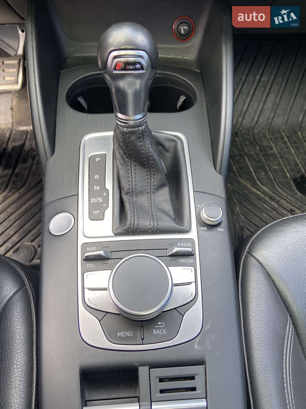Седан Audi A3 2016 в Киеве