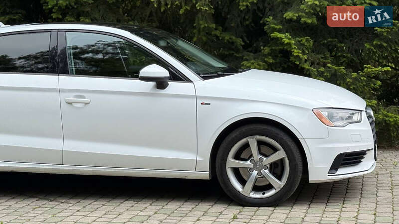 Седан Audi A3 2015 в Львове