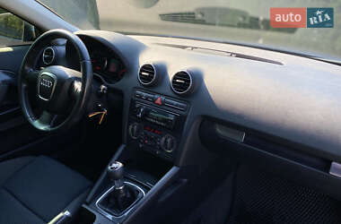 Хэтчбек Audi A3 2006 в 