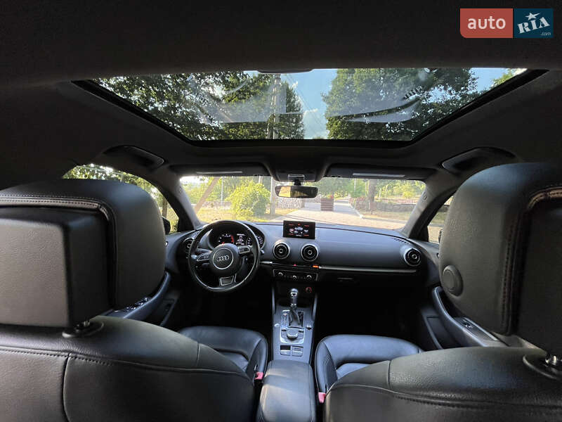 Седан Audi A3 2015 в Кропивницком