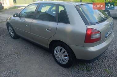 Хэтчбек Audi A3 2003 в 