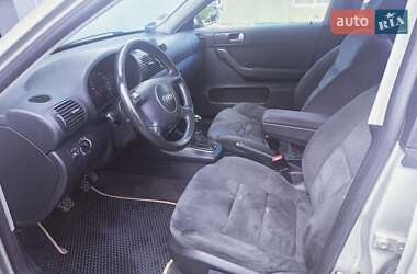 Хэтчбек Audi A3 2003 в 