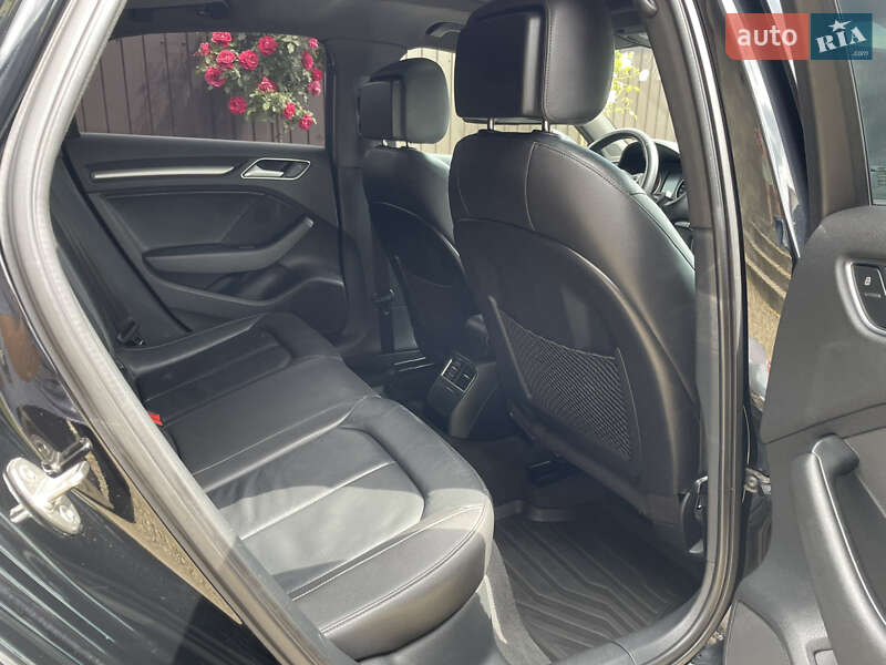 Седан Audi A3 2015 в Черновцах
