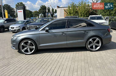 Седан Audi A3 2016 в 