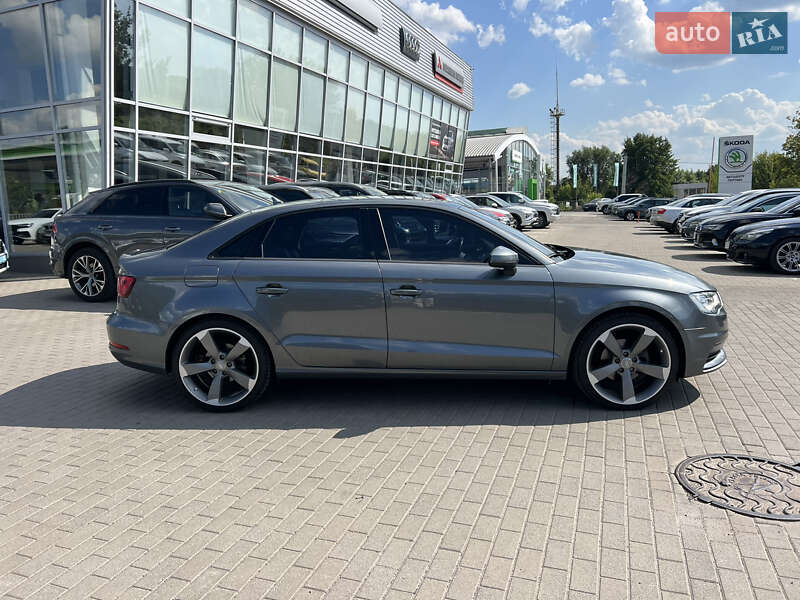 Седан Audi A3 2016 в Полтаві