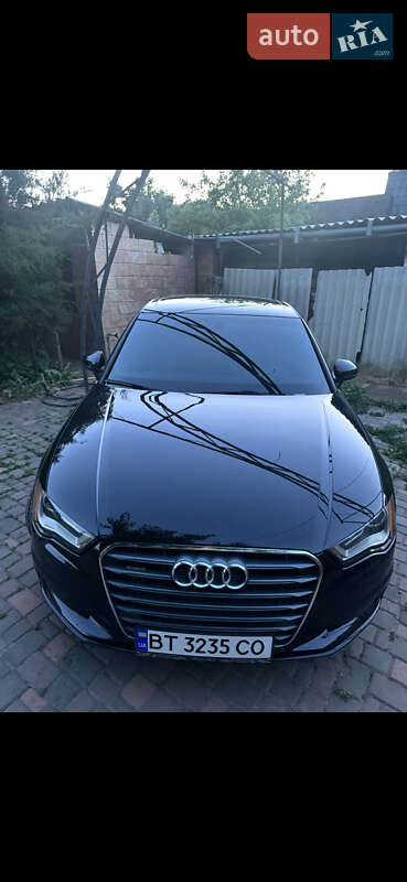 Седан Audi A3 2015 в Николаеве