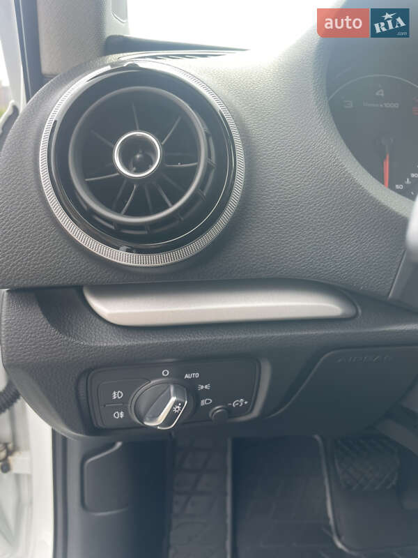 Седан Audi A3 2016 в Киеве фото 25 Седан Audi A3 2016 в Киеве