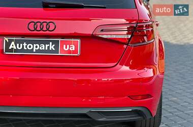 Хэтчбек Audi A3 2017 в 