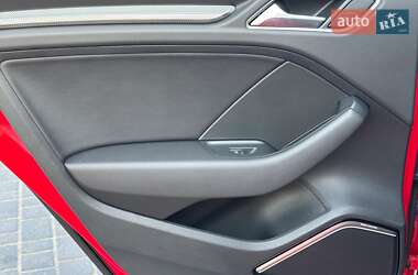 Хэтчбек Audi A3 2017 в 