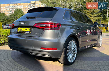 Хэтчбек Audi A3 2015 в 