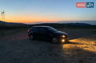 Хэтчбек Audi A3 2004 в 
