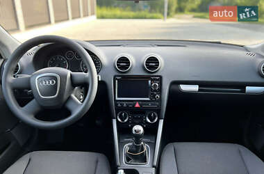 Хэтчбек Audi A3 2006 в 