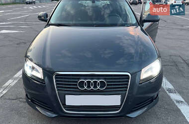 Хэтчбек Audi A3 2010 в 