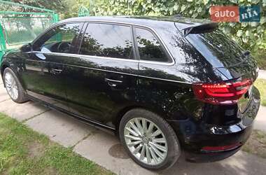 Хэтчбек Audi A3 2016 в 