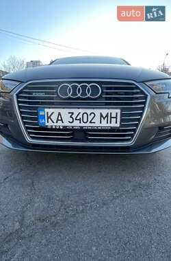 Хэтчбек Audi A3 2017 в 