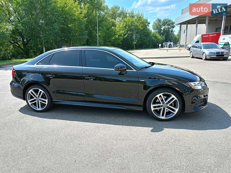Седан Audi A3 2017 в Киеве