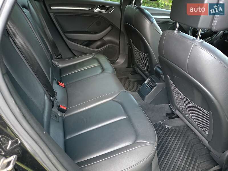 Седан Audi A3 2017 в Киеве