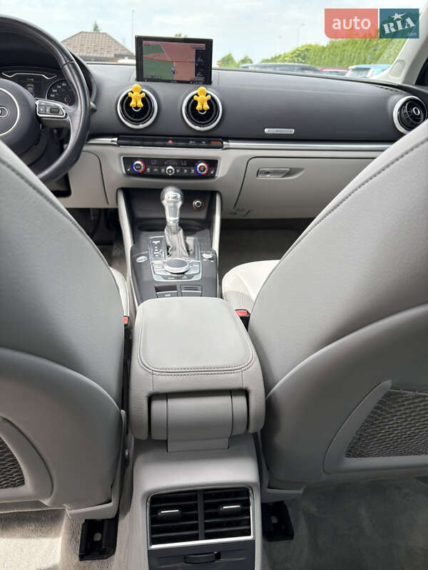 Седан Audi A3 2014 в Львове