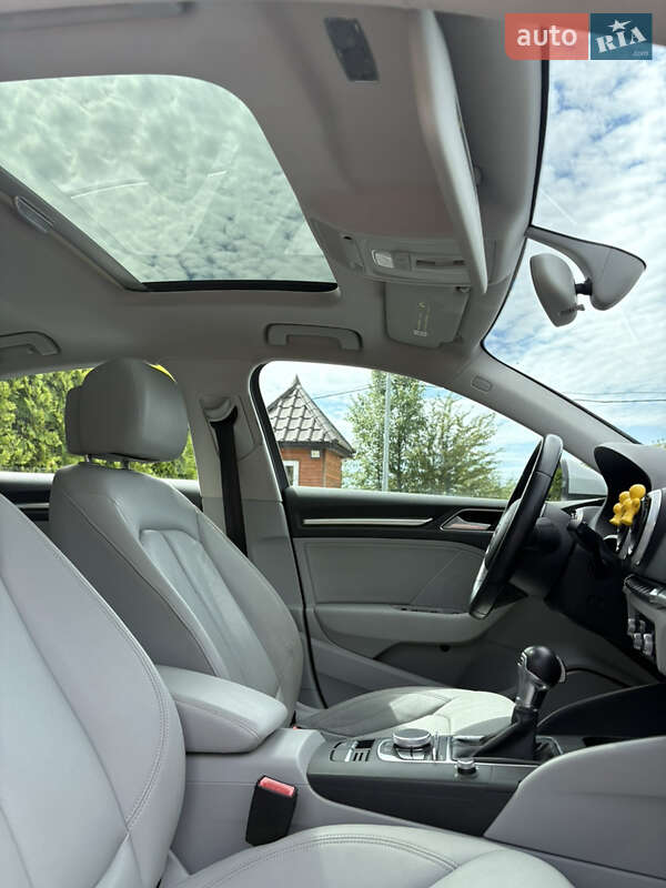 Седан Audi A3 2014 в Львове