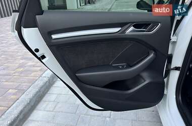 Хэтчбек Audi A3 2016 в 
