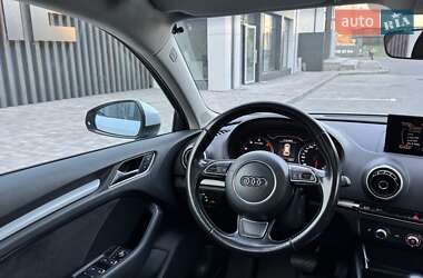 Хэтчбек Audi A3 2016 в 
