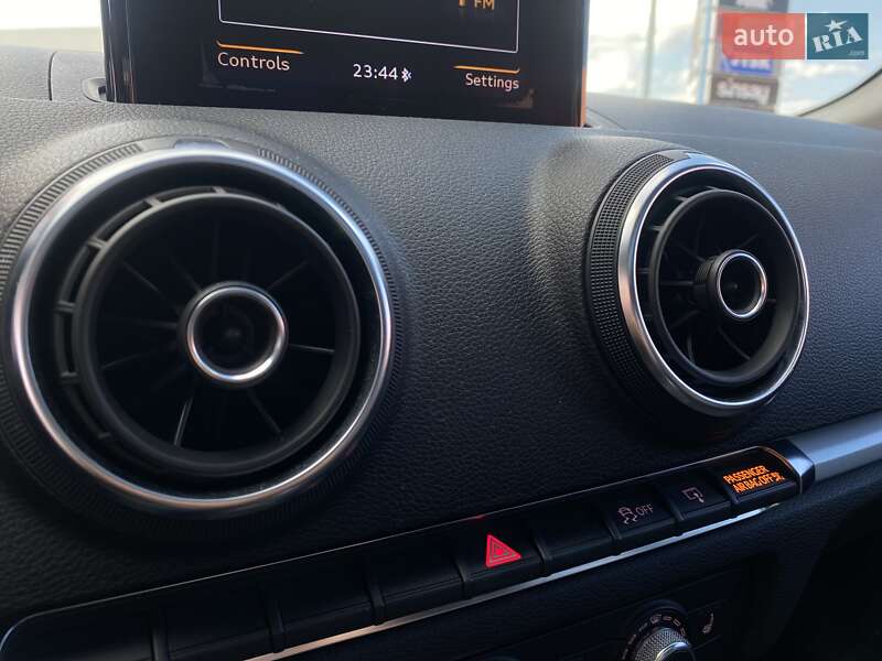 Седан Audi A3 2014 в Киеве