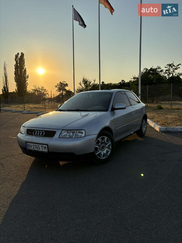 Хэтчбек Audi A3 1997 в 