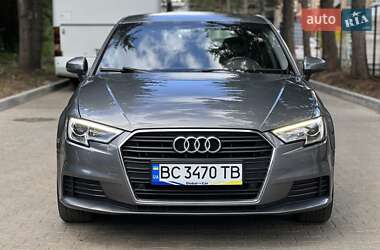 Хэтчбек Audi A3 2019 в 