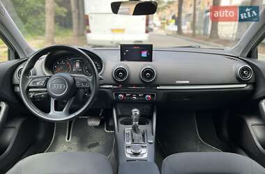 Хэтчбек Audi A3 2019 в 