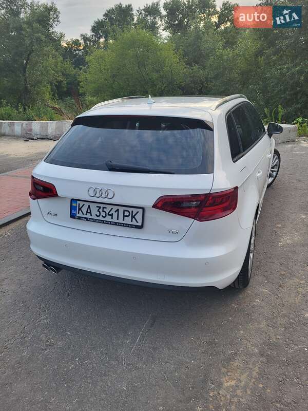 Хэтчбек Audi A3 2016 в Киеве