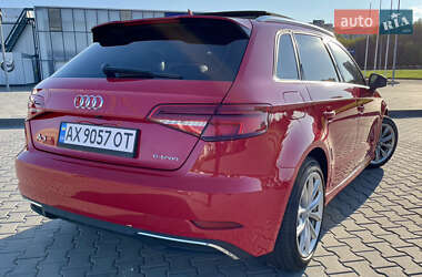 Хэтчбек Audi A3 2016 в 