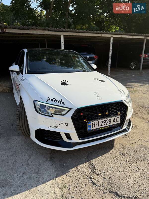 Седан Audi A3 2015 в Одессе