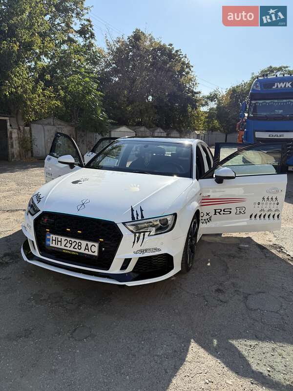 Седан Audi A3 2015 в Одессе