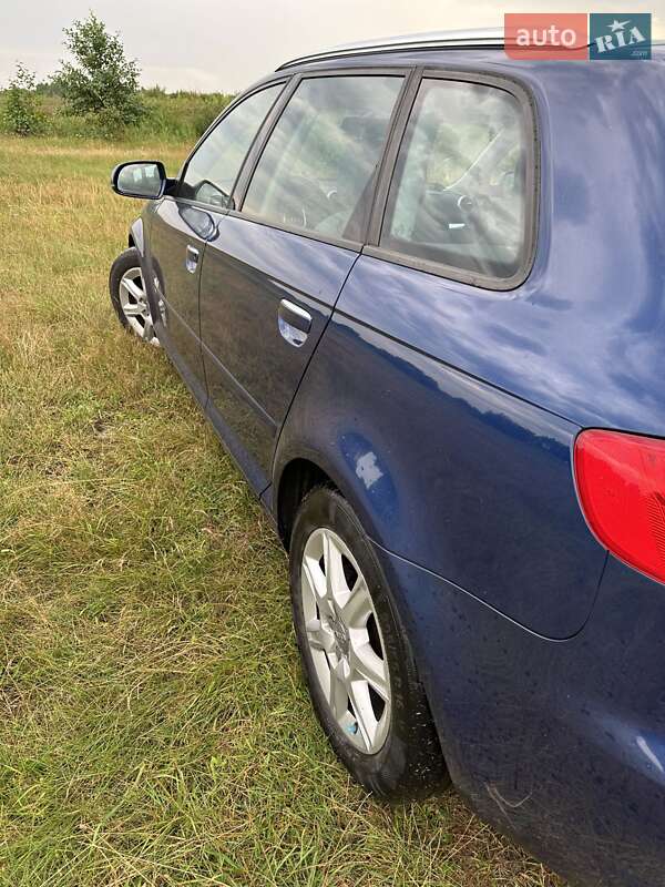 Хэтчбек Audi A3 2011 в Киверцах