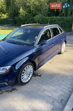 Хэтчбек Audi A3 2017 в 