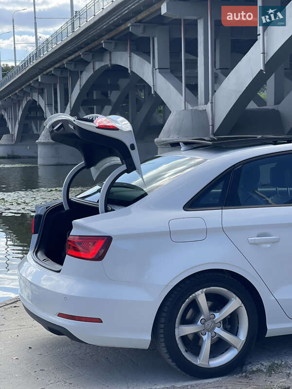 Седан Audi A3 2015 в Вінниці