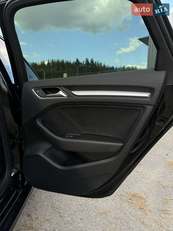 Седан Audi A3 2015 в Харькове