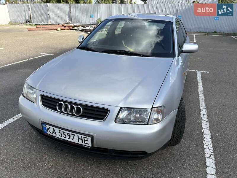 Хэтчбек Audi A3 2000 в Киеве