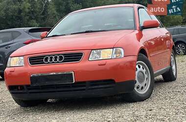Хэтчбек Audi A3 1999 в 