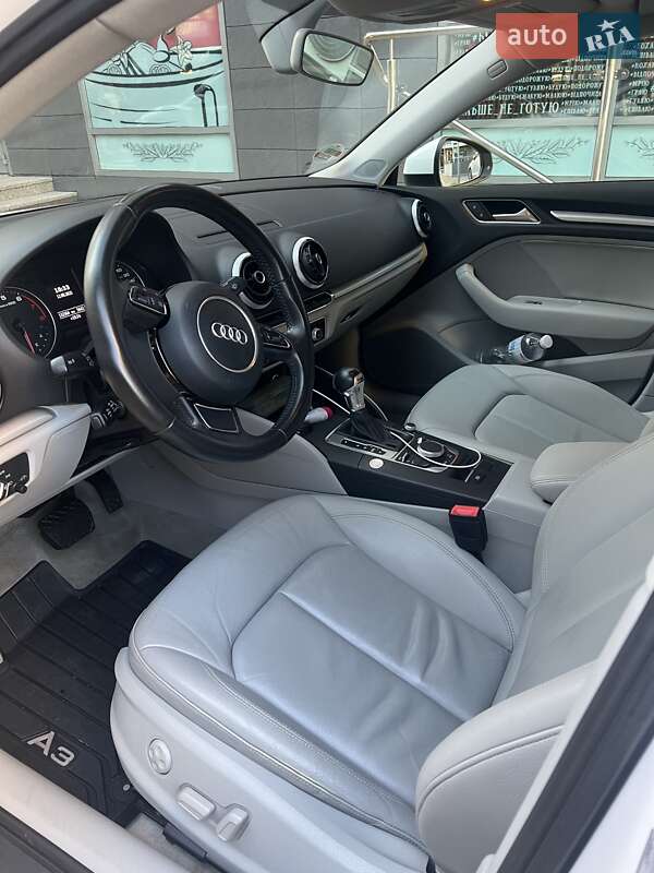 Седан Audi A3 2015 в 