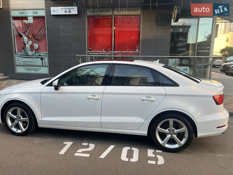 Седан Audi A3 2015 в Киеве