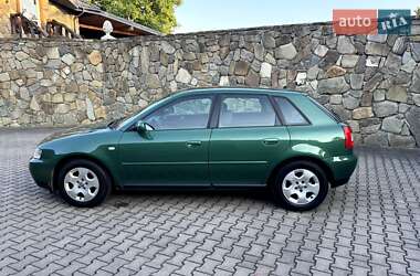 Хэтчбек Audi A3 2001 в 