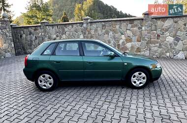 Хэтчбек Audi A3 2001 в 